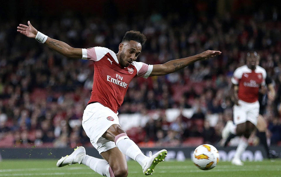 关于AC米兰轻取曼联,卡瓦尼梅开二度西甲的信息 关于AC米兰轻取曼联,卡瓦尼梅开二度西甲的信息